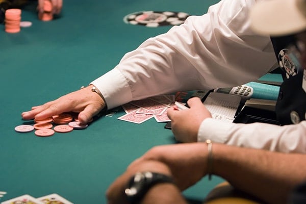 Strategi Cerdas untuk Menang di Poker
